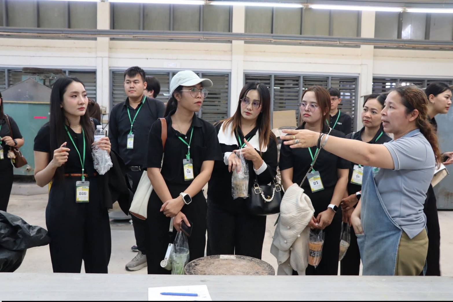 title - ผู้อำนวยการกลุ่มฝึกอบรมและการพัฒนาผลิตภัณฑ์ (ศพส.) ได้รับเชิญเป็นผู้บรรยายพิเศษ  ให้แก่ ข้าราชการใหม่ รุ่นที่ 10 หลักสูตร ต้นกล้าข้าราชการ ประจำปีงบประมาณ พ.ศ. 2569 ณ ห้องประชุมอาคาร 100 ปี ศูนย์ส่งเสริมและพัฒนาอาชีพเสริมนอกภาคการเกษตร